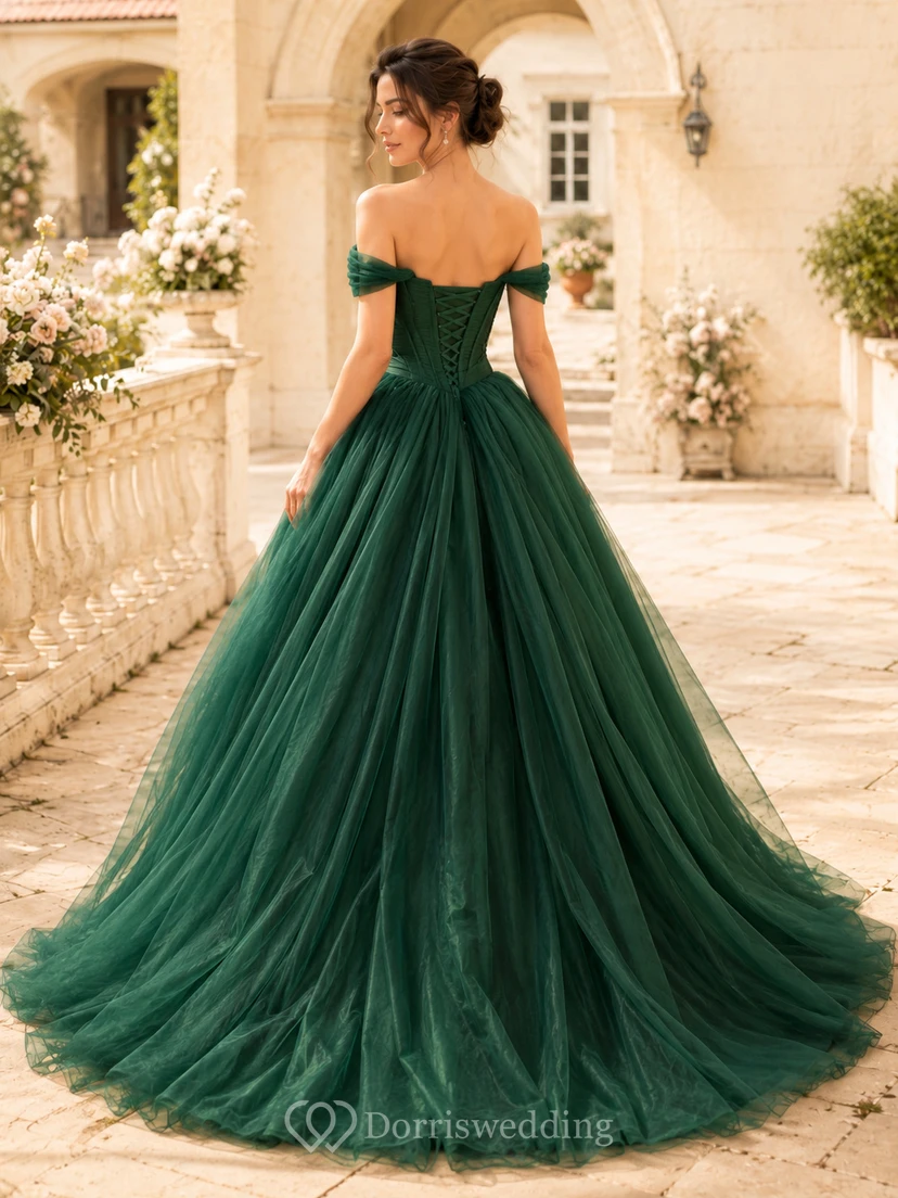 Robe de mariée de bal en tulle vert foncé à épaules dénudées et corset à volants view 2