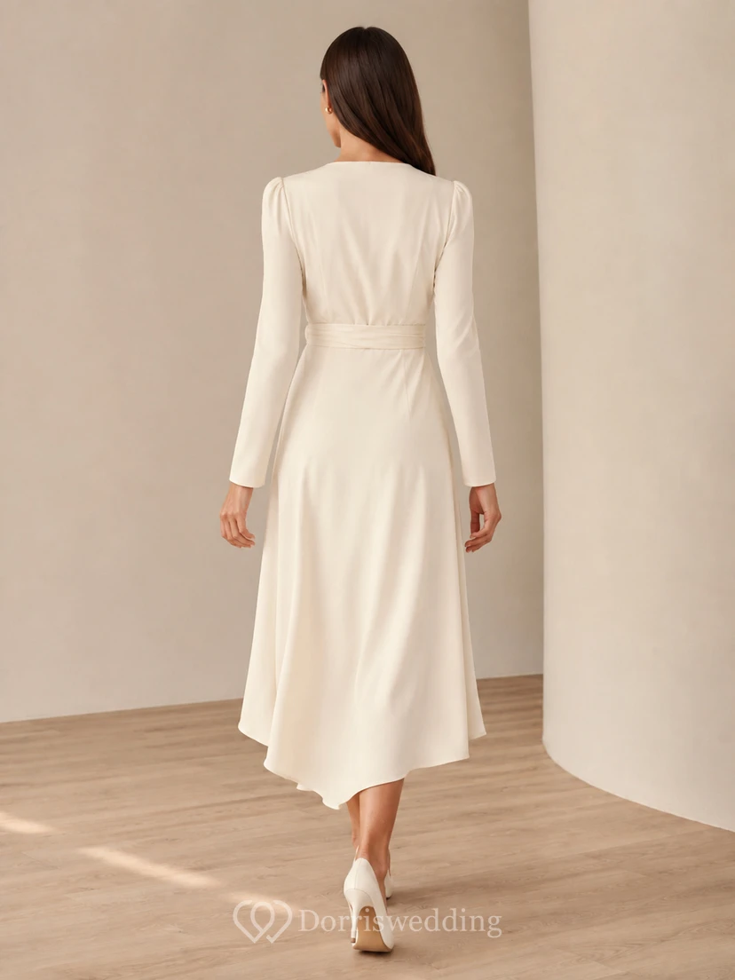 Schlichtes, asymmetrisches Chiffon-Brautkleid mit V-Ausschnitt, langen Ärmeln und drapiertem Schnitt für standesamtliche Hochzeiten view 2