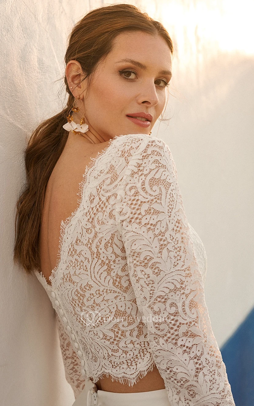 Robe de mariée élégante en dentelle deux pièces, longueur au sol, manches 3/4 et fronces. view 2