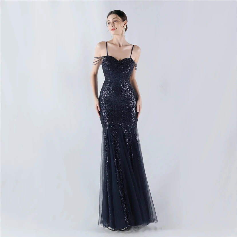 Création de perles, de sequins et de tulle pour une robe de soirée, spectacle, animateur, réunion annuelle view 62