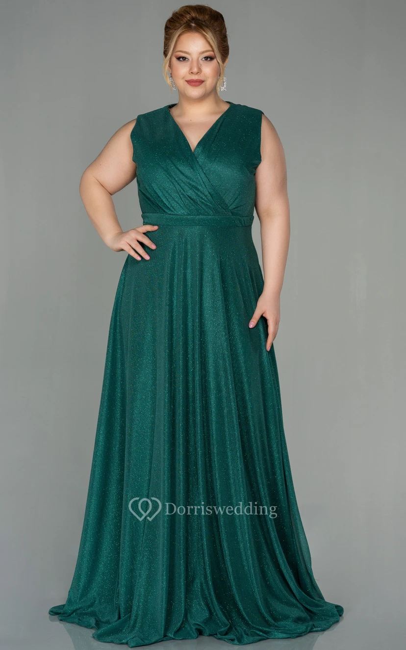 Paillettenbesetztes Etuikleid mit V-Ausschnitt, Schlitz vorne und Poetenärmeln in Übergröße view 11