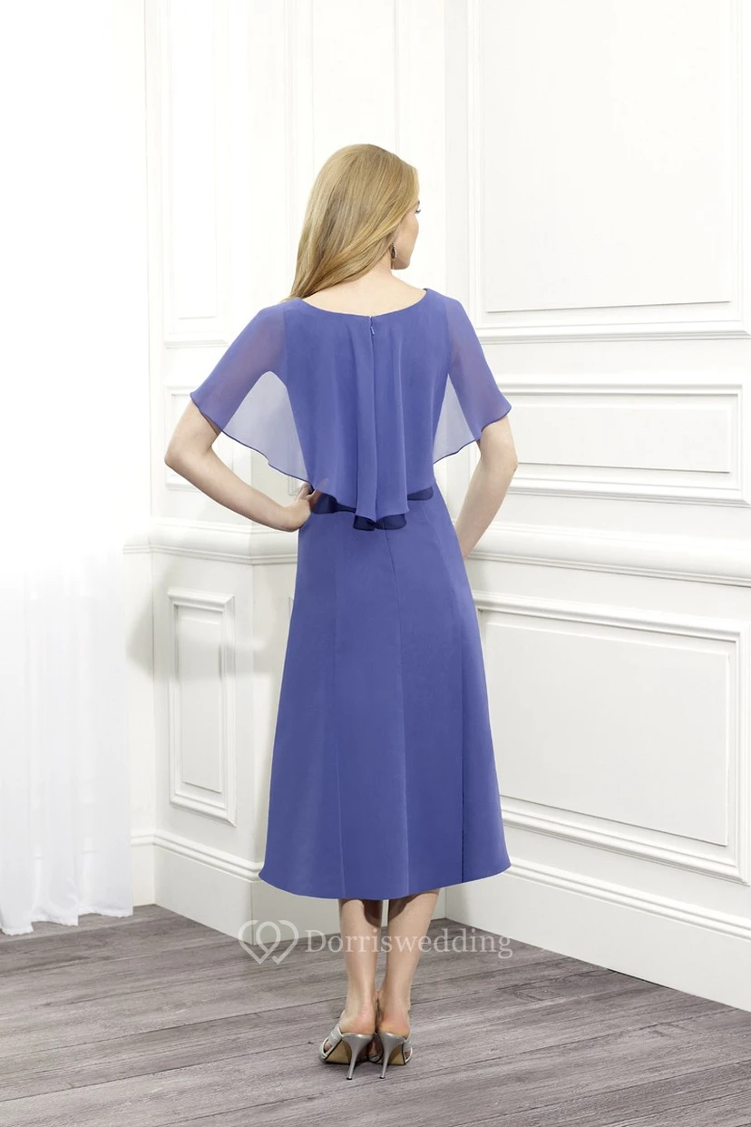 Teelanges Chiffonkleid mit Rundhalsausschnitt, Poetenärmeln und Brosche für die Mutter der Braut view 2