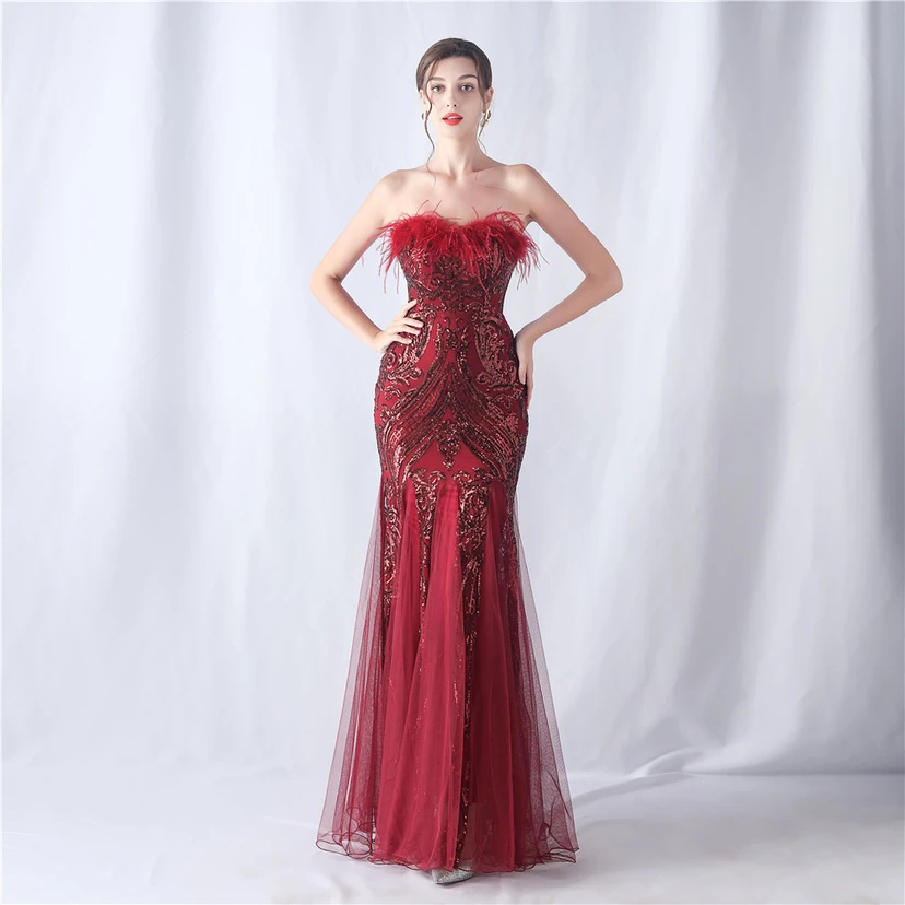 Vestido de noche de malla con lentejuelas y top palabra de honor con estampado de plumas de avestruz y flores para bodas y reuniones. view 29