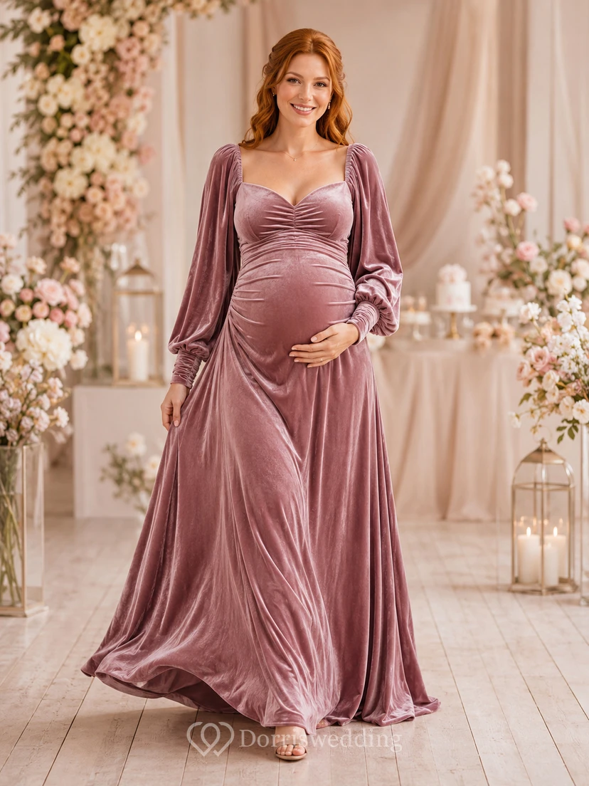 Robe d'hiver vintage de maternité mauve à manches bouffantes, décolleté cœur, en velours, coupe trapèze et traîne