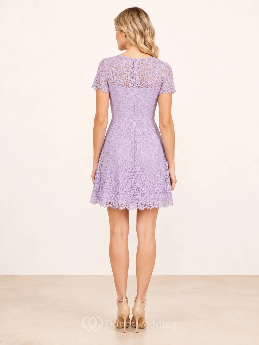 Lavendelfarbenes Minikleid aus Spitze mit Rundhalsausschnitt, kurzen Ärmeln und gefüttertem Oberteil in A-Linie view 2