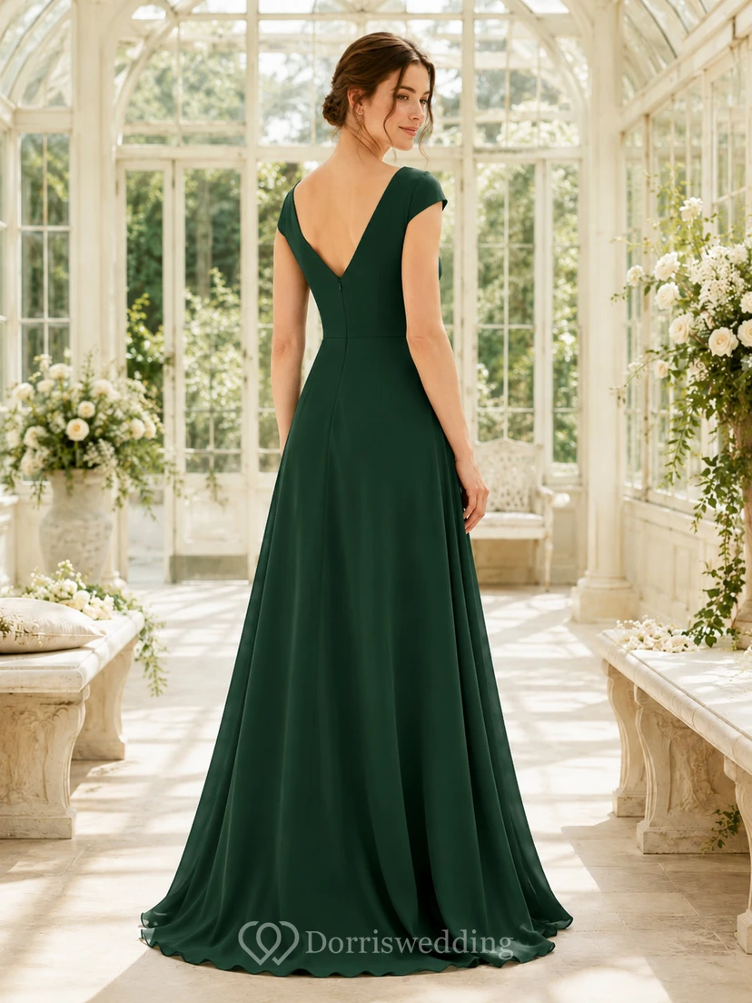 Vestido de novia sencillo de satén verde oscuro con corte en A, escote en V y mangas cortas, ideal para bodas al aire libre. view 2