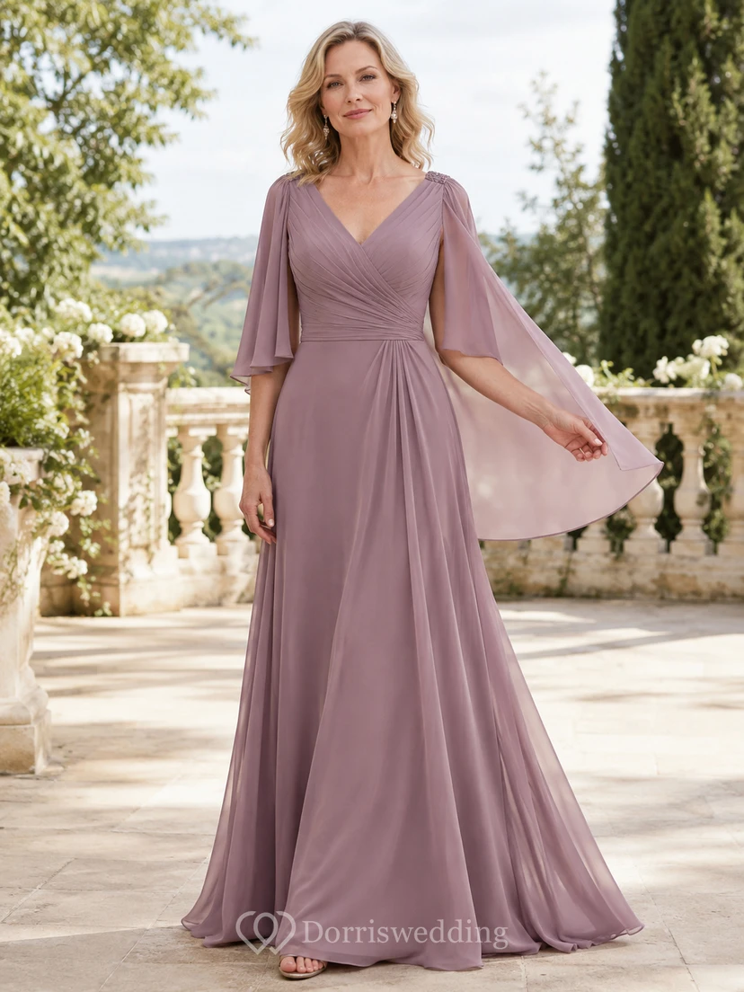 Vintage-Kleid aus mauvefarbenem Chiffon in A-Linie, bodenlang, romantisch, mit V-Ausschnitt, geschlitzten Cape-Ärmeln und geraffter Taille – perfekt für die Mutter der Braut.