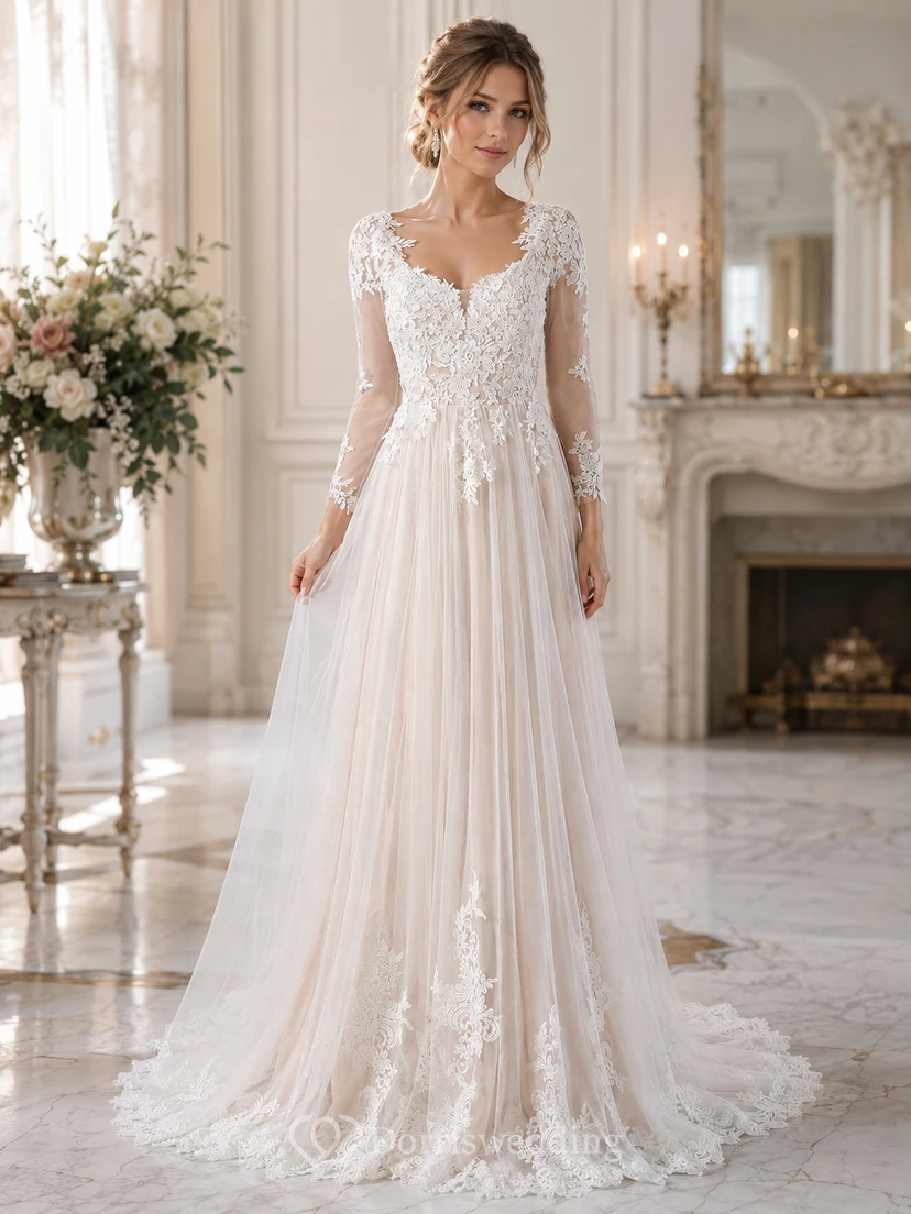 Robe de mariée vintage plissée en tulle, coupe trapèze, col en V, manches longues illusion, dentelle appliquée, tulle et dentelle, robe de mariée trapèze à manches longues plissée. view 4