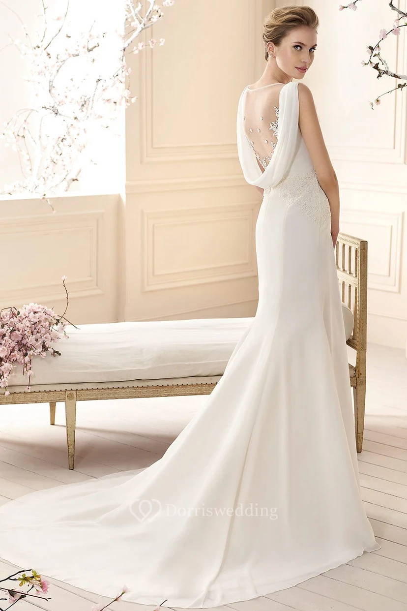 Vestido de novia sencillo de gasa, largo hasta el suelo, con cuello drapeado y apliques. view 2