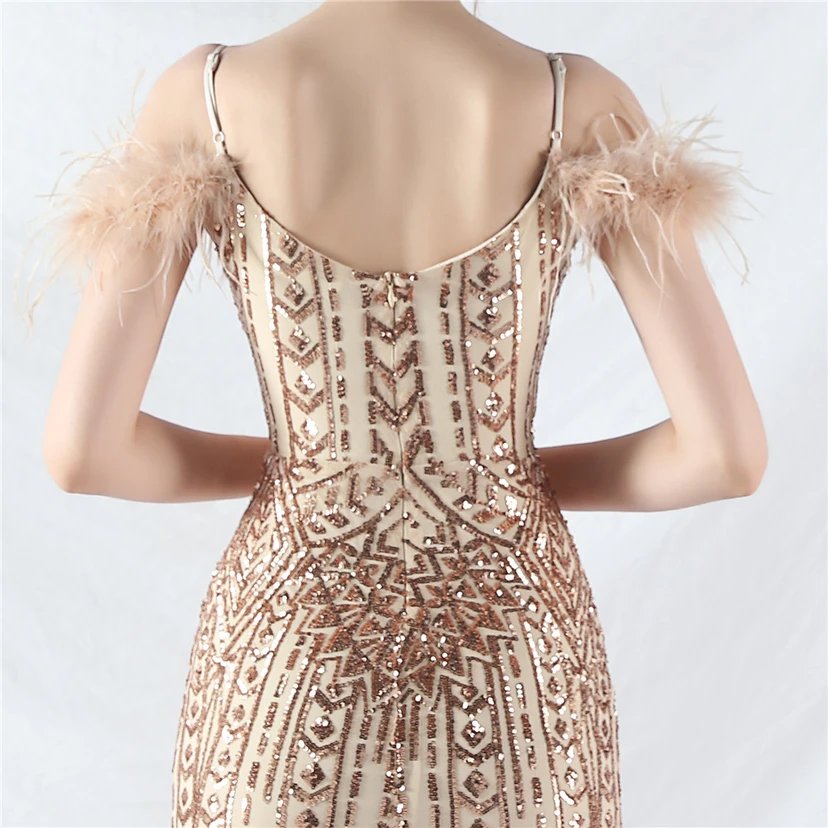 Robe de soirée haut de gamme ornée de perles florales et de plumes d'autruche. view 56