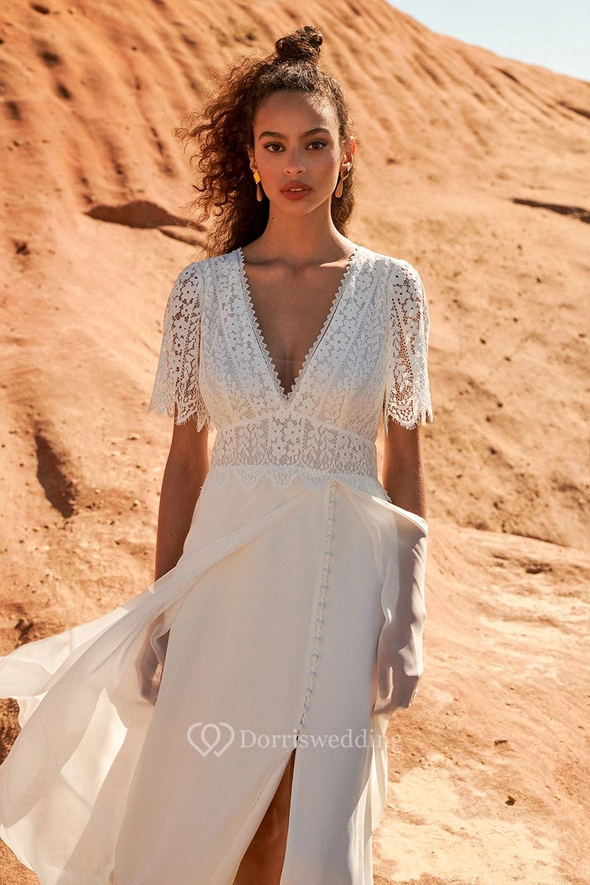 Robe de mariée bohème en dentelle blanche, style déesse grecque, pour fiançailles et mariage. view 3