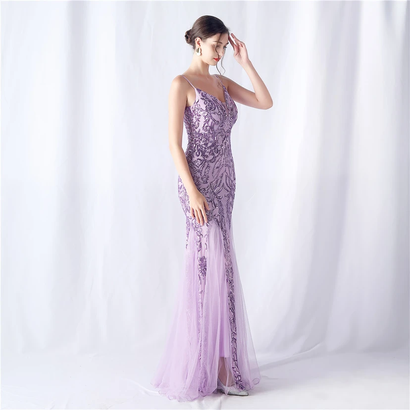 Vestido de noche de alta gama con estampado floral y detalles de malla y cuentas. view 49