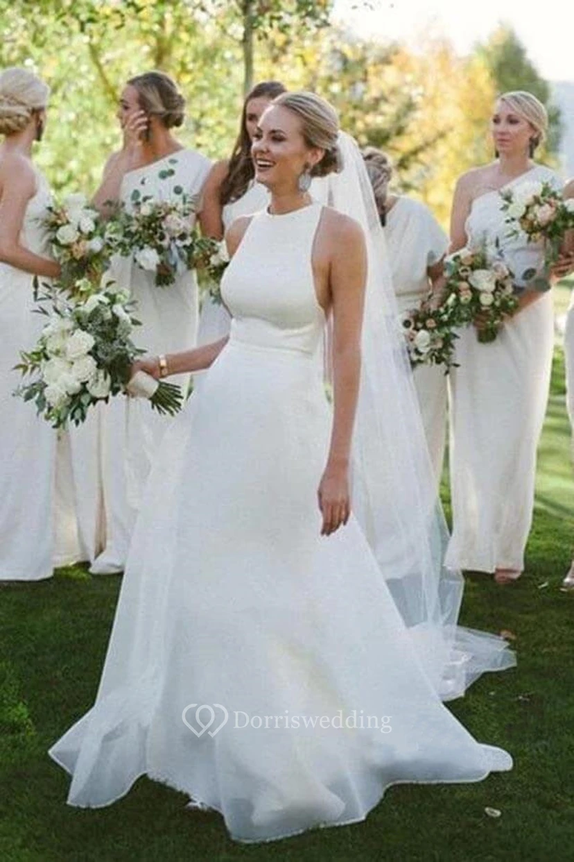 Schlichtes ärmelloses Etuikleid aus Satin und Chiffon im Landhausstil für Hochzeiten view 3