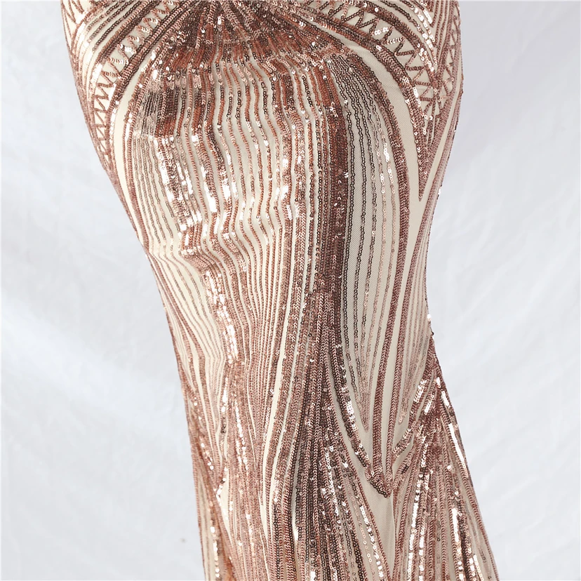 Vestido de noche con cuentas florales y plumas de avestruz elaboradas artesanalmente view 32