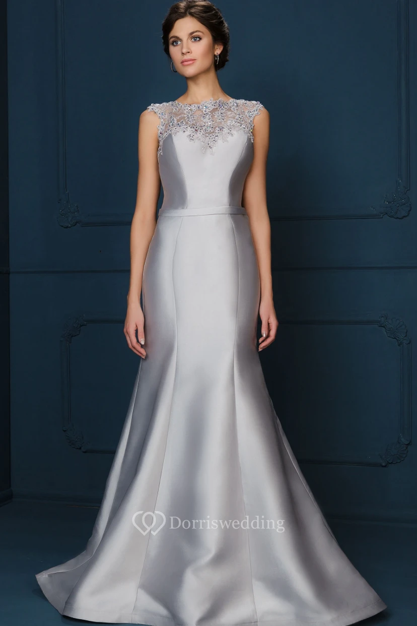Maxi-Kleid aus Satin mit A-Linien-Schnitt, Rundhalsausschnitt, Applikationen und kurzen Ärmeln – ideal für die Mutter der Braut