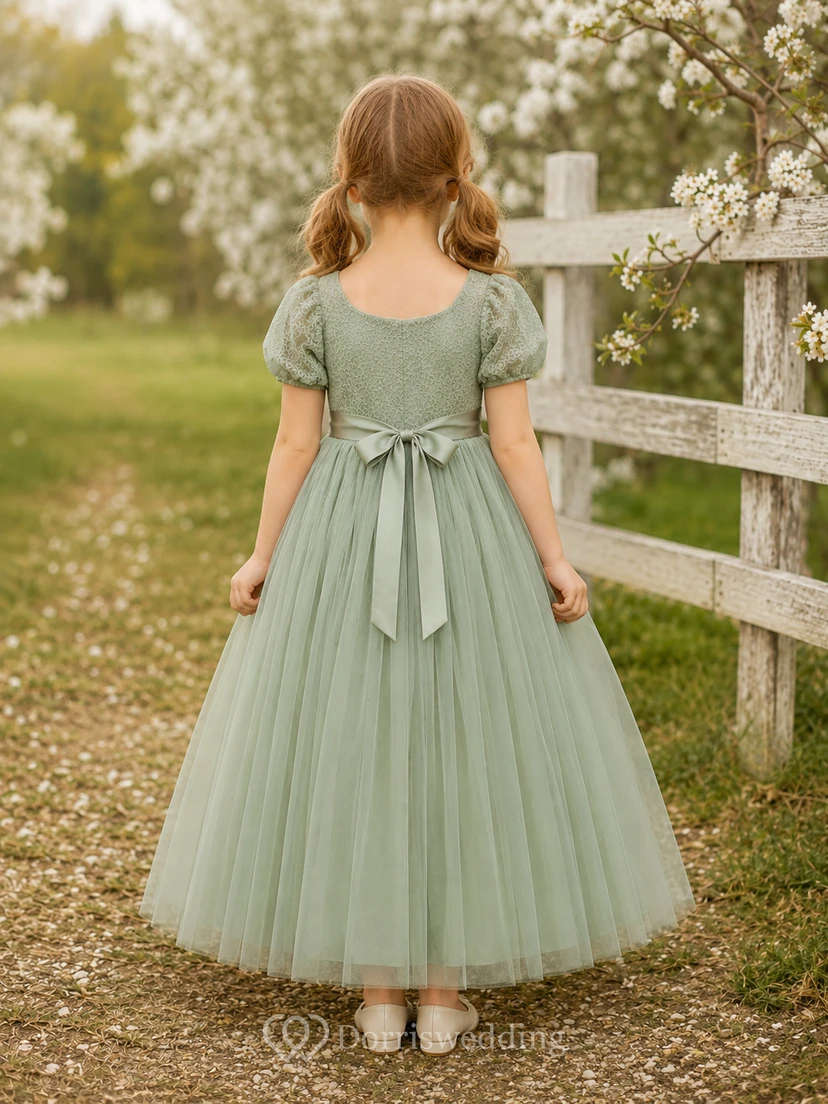 Blumenmädchenkleid aus salbeifarbenem Tüll in A-Linie mit Puffärmeln und Rundhalsausschnitt, wadenlang view 2