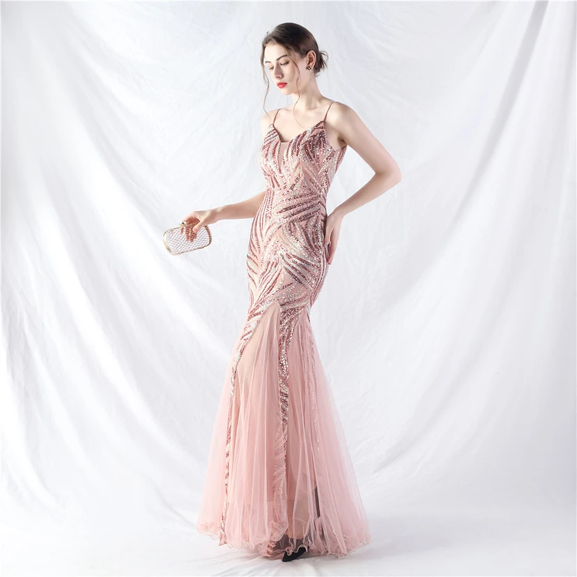 Paillettenbesetztes Abendkleid aus Netzstoff und Trägern view 32
