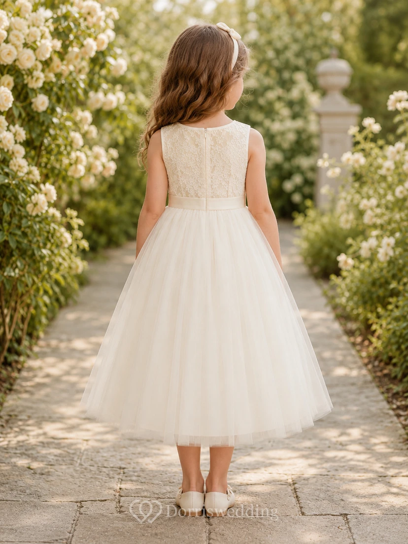 Ärmelloses Blumenmädchenkleid aus Spitze und Tüll view 2
