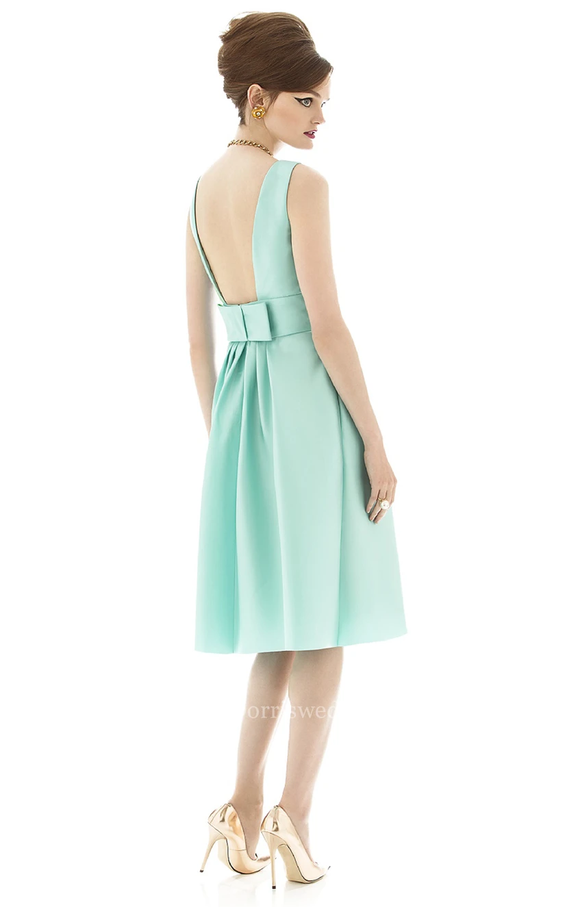 Knee-Length Sleeveless Satin Dress with Straps-Back and Pockets view 2