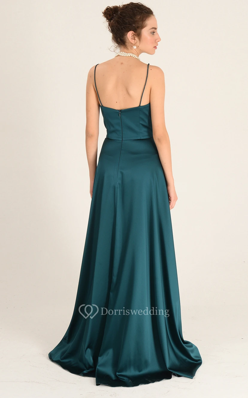 Robe de soirée sexy longue sans manches en satin, coupe trapèze, fermeture éclair et fente sur le devant view 2