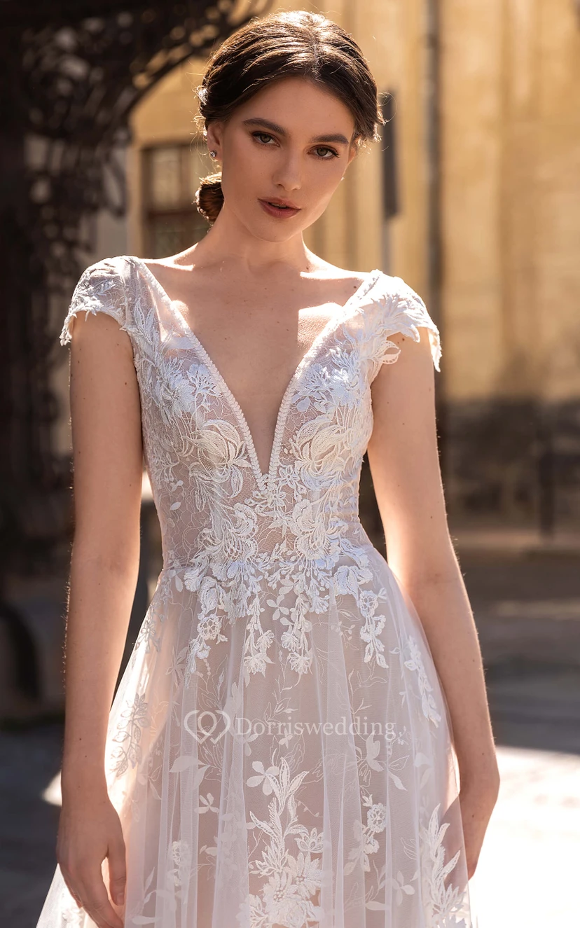 Elegant A Line Lace Floor-length Floor-length Backless Wedding Dress with Appliques view 3