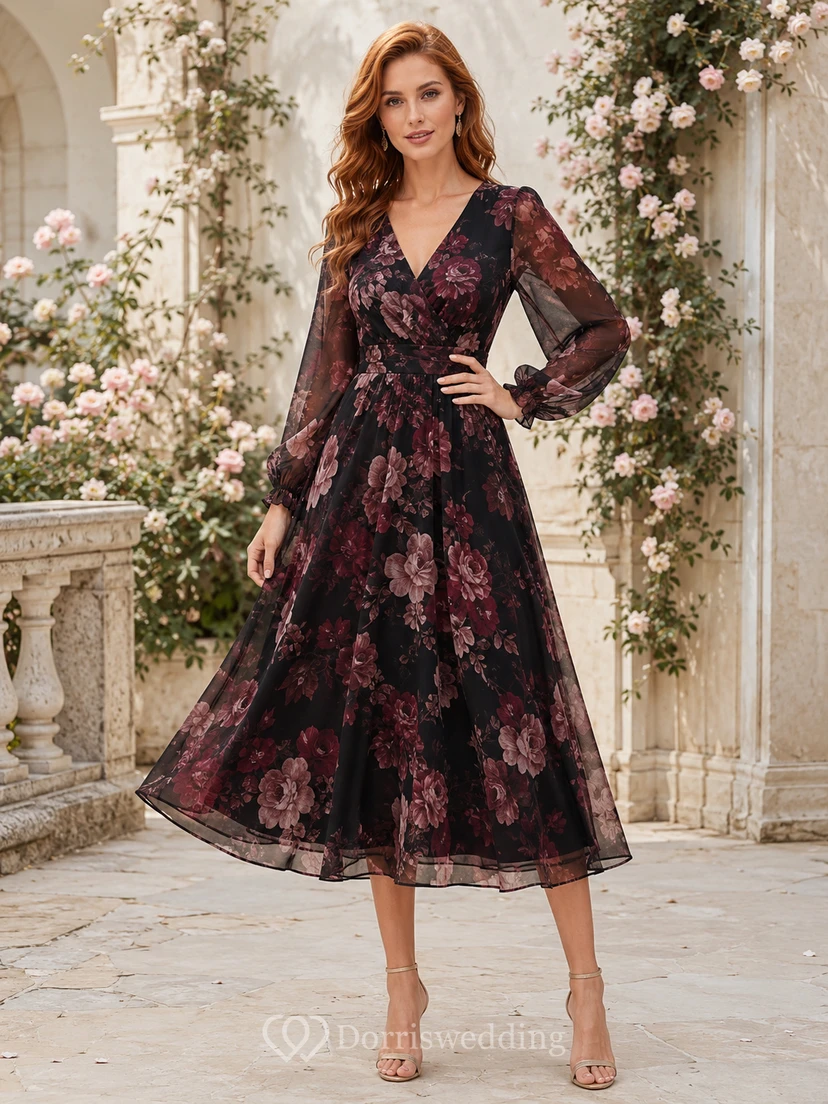 Robe midi d'invitée en mousseline noire bordeaux à fleurs et col en V