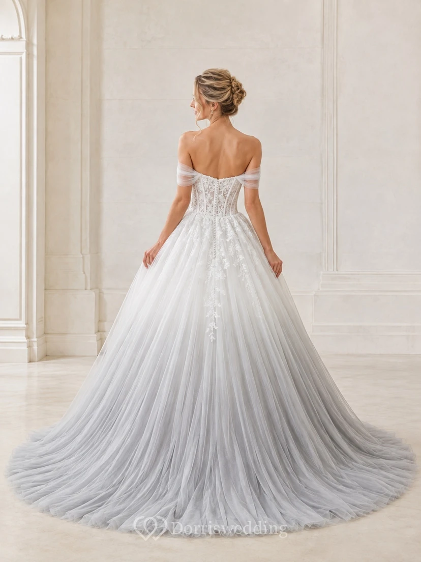 Romantisches Brautkleid in Stahlgrau, A-Linie, schulterfrei, mit Tüll, floraler Kapellenschleppe view 2
