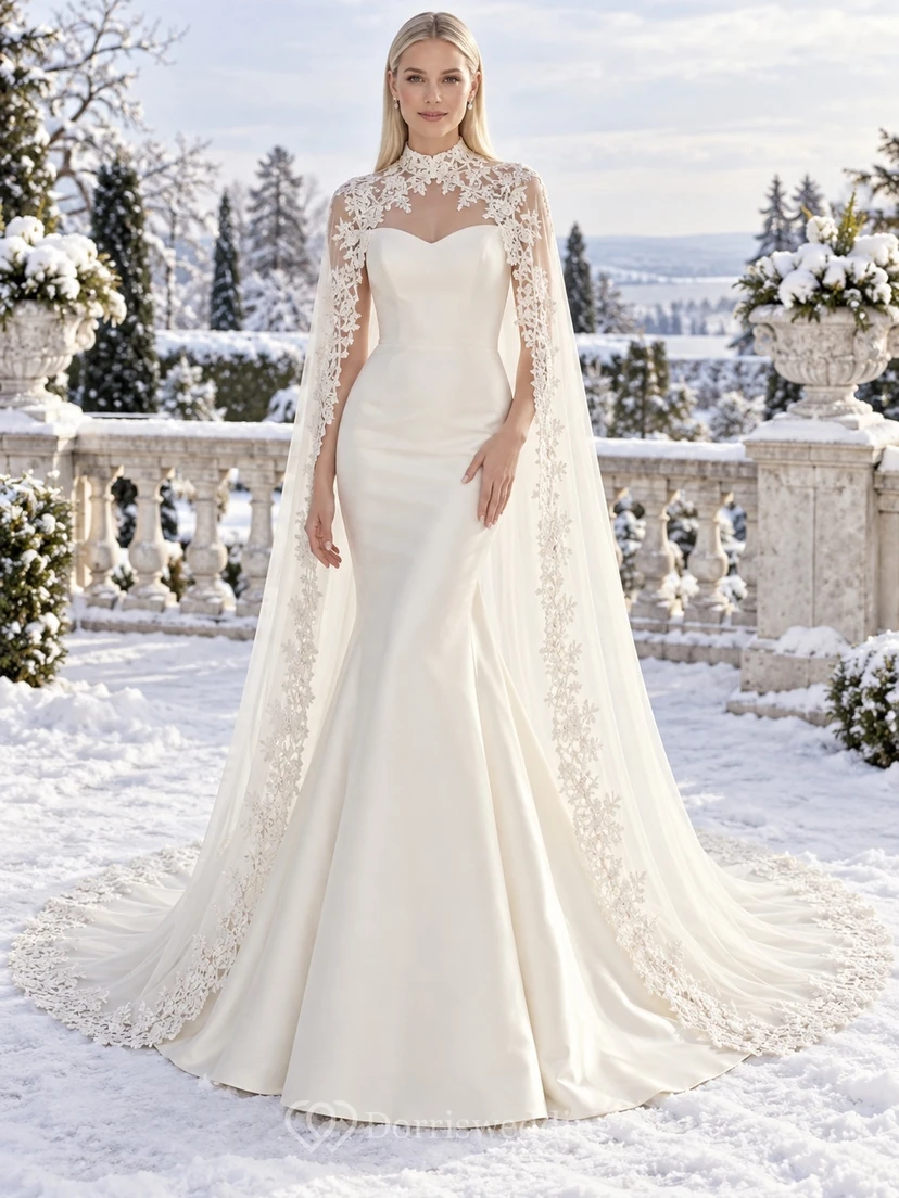 Vestido de novia de satén con capa y cuello alto y estampado floral de encaje, estilo sirena, ideal para invierno.