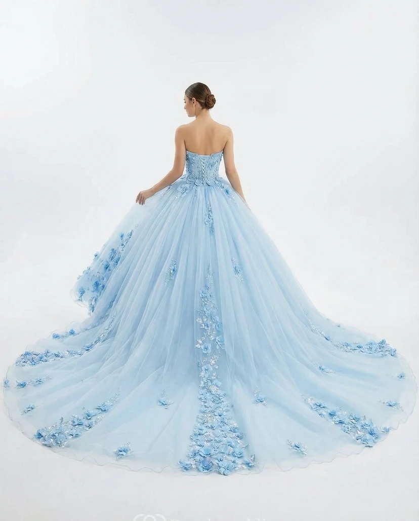Himmelblaues schulterfreies Quinceañera-Ballkleid mit Spitzenapplikationen und Schleppe view 2