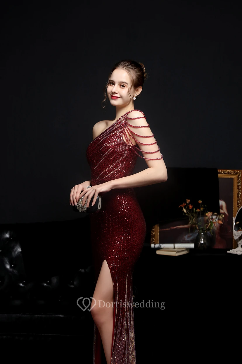 Robe de soirée longue et moulante à sequins colorés, confectionnée avec soin, idéale pour une célébrité ou une fête. Robe de mariée sexy et cintrée, confectionnée avec des paillettes colorées et lourdes. Robe de mariée longue et moulante, parfaite pour une occasion spéciale. view 6
