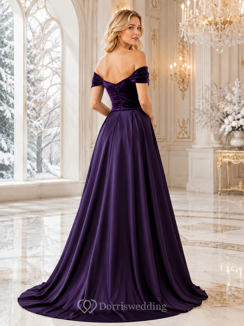 Vestido de novia de corte A de terciopelo y satén color morado oscuro con hombros descubiertos view 2