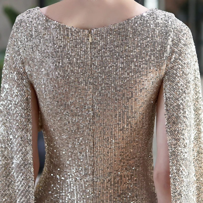 Robe de soirée élégante à paillettes, style sirène, ailes d'ange, idéale pour un banquet ou une réunion. Mannequin automobile. Robe de soirée d'été. view 44