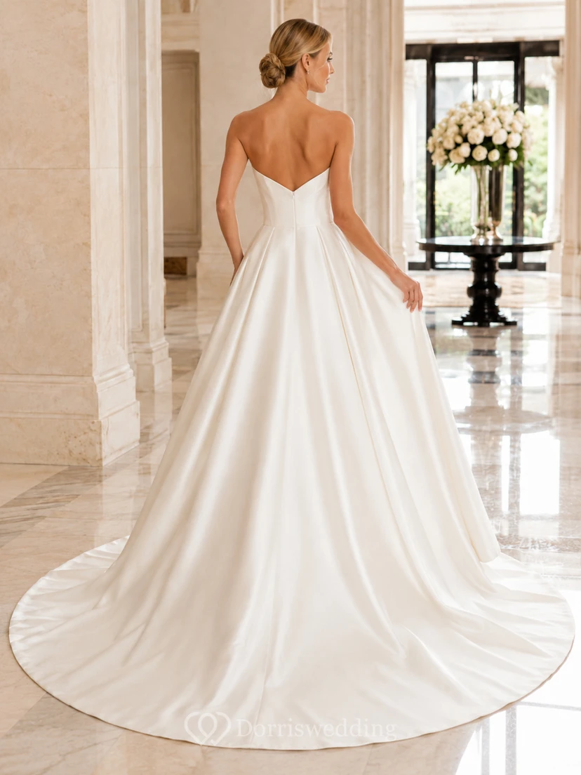 Brautkleid aus Satin im Meerjungfrauenstil, trägerlos, mit Schleppe view 2