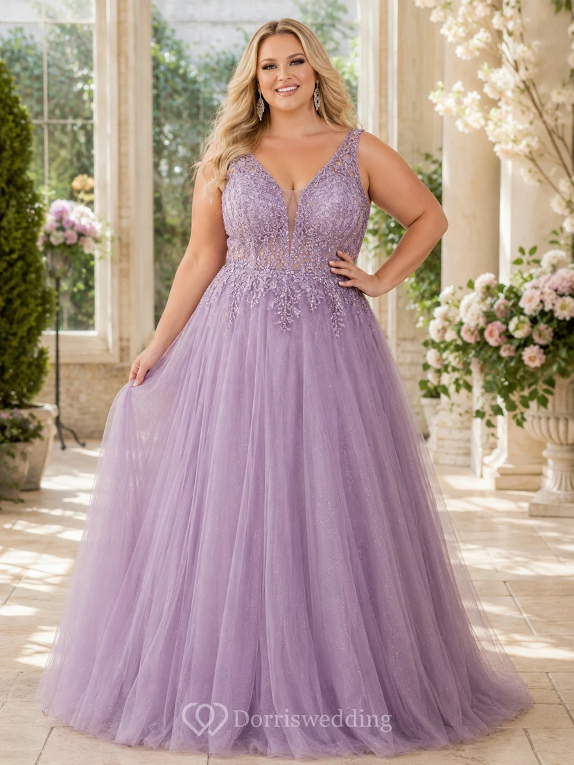 Lavendelfarbenes Tüll-Ballkleid in Übergröße mit V-Ausschnitt