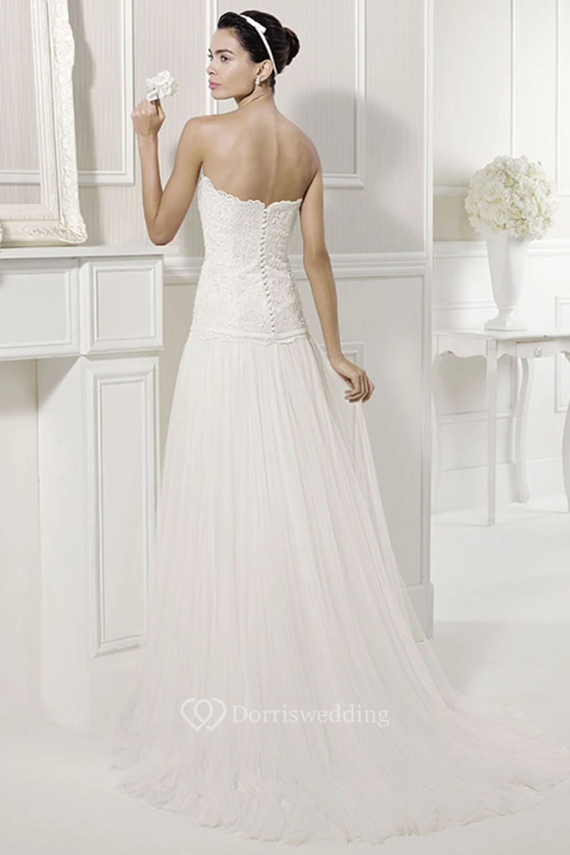 Scalloped Neck Lace Top Tulle Bridal Gown With Off-Shoulder Half Sleeves view 2