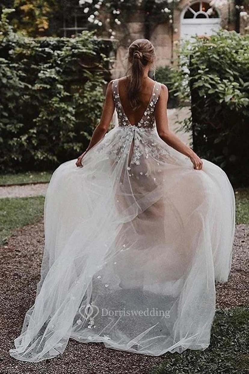Ethereal Plunged Empire Sleeveless Tulle Applique Wedding Dress view 3