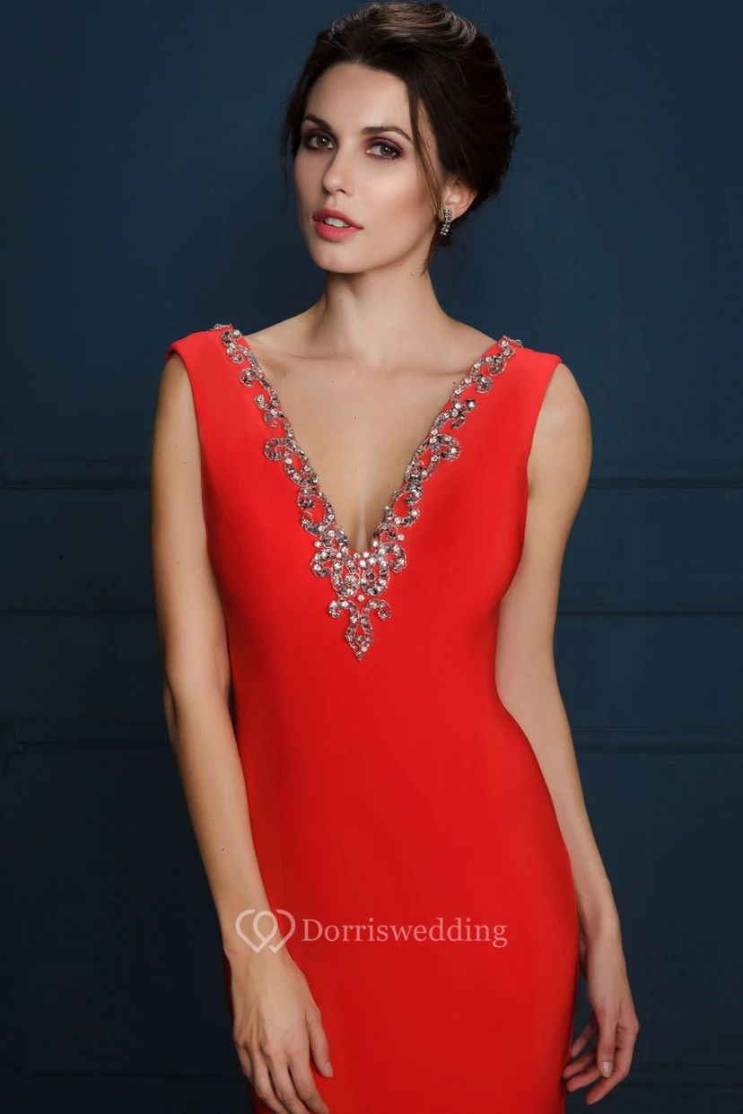 Ärmelloses, figurbetontes Maxi-Abendkleid aus Jersey mit V-Ausschnitt und Perlenbesatz view 4