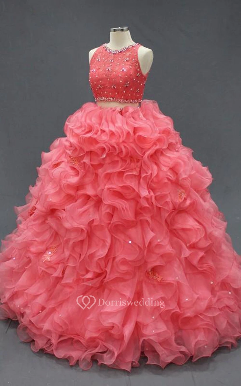 Bodenlanges Kleid aus Organza mit Perlenstickerei, Rüschen, Reißverschluss, Korsettschnürung am Rücken und Spitze