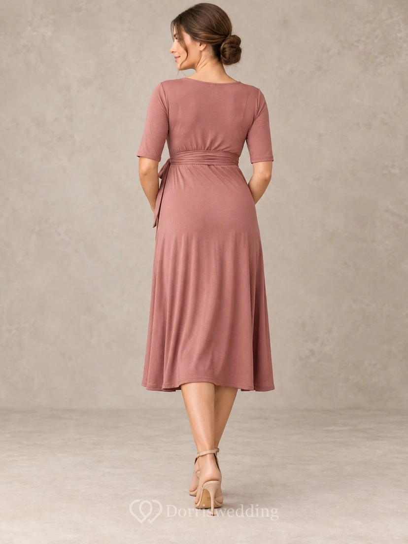 Robe midi de maternité rose poudré portefeuille à col V et manches courtes en jersey view 2
