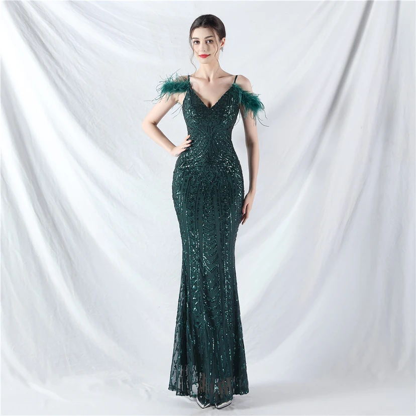 Robe de soirée haut de gamme ornée de perles florales et de plumes d'autruche. view 41