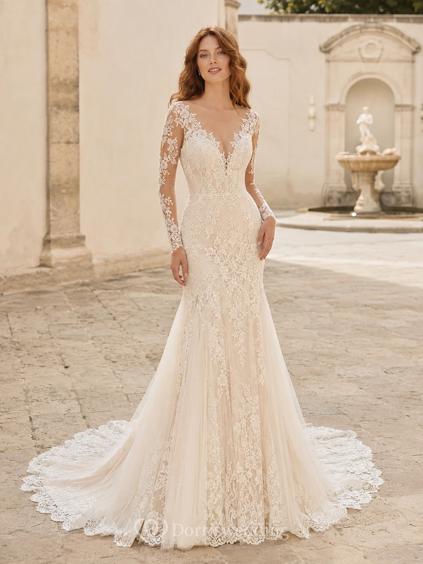 Robe de mariée sirène romantique à manches longues, col en V et dentelle illusion, traîne chapelle