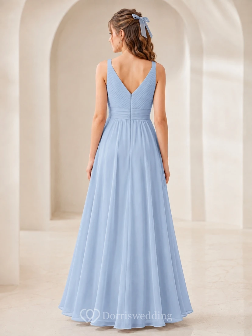 Brautjungfernkleid „Mist Junior“ – A-Linie, bodenlang, V-Ausschnitt, ärmellos, plissiertes Oberteil, romantisch view 2
