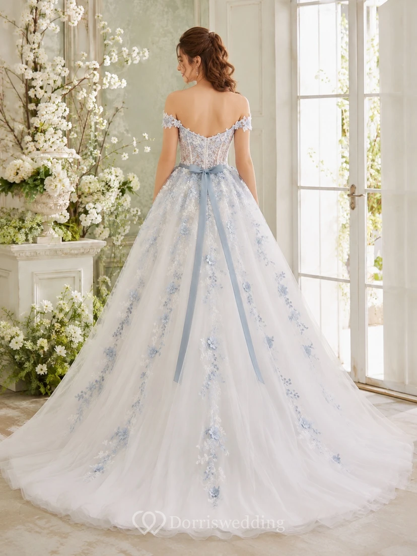 Romantisches Brautkleid aus Tüll in A-Linie mit schulterfreiem Schnitt, Blütenblattärmeln und Nebelblau-Sprays view 2