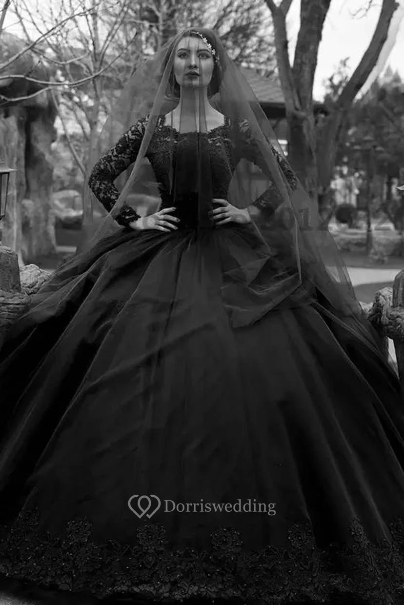 Vestido de novia de princesa estilo princesa, de encaje, tul, escote barco, manga larga, cola larga, con apliques y pliegues.