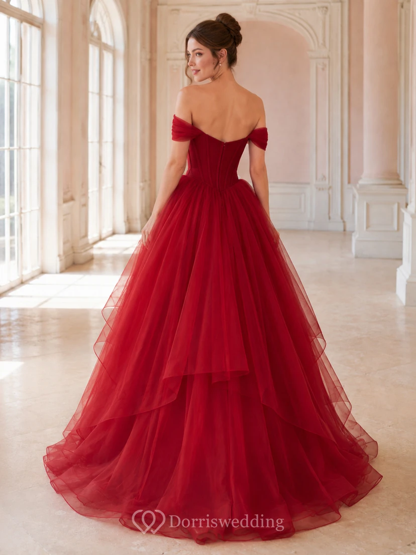 Robe de bal rouge à bustier en tulle et volants view 2