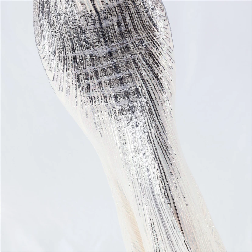 Robe de soirée à bretelles ornée de sequins et de perles, avec motif floral et perles. view 27