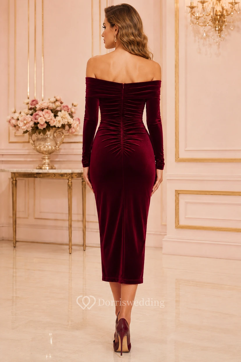 Robe moulante midi bordeaux en velours, épaules dénudées, manches longues, idéale pour les bals de fin d'année, les cocktails et les mariages. view 2