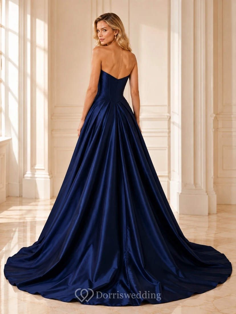 Marineblaues, trägerloses Ballkleid aus Satin mit Herzausschnitt und Schleppe – formelles Abiballkleid view 2