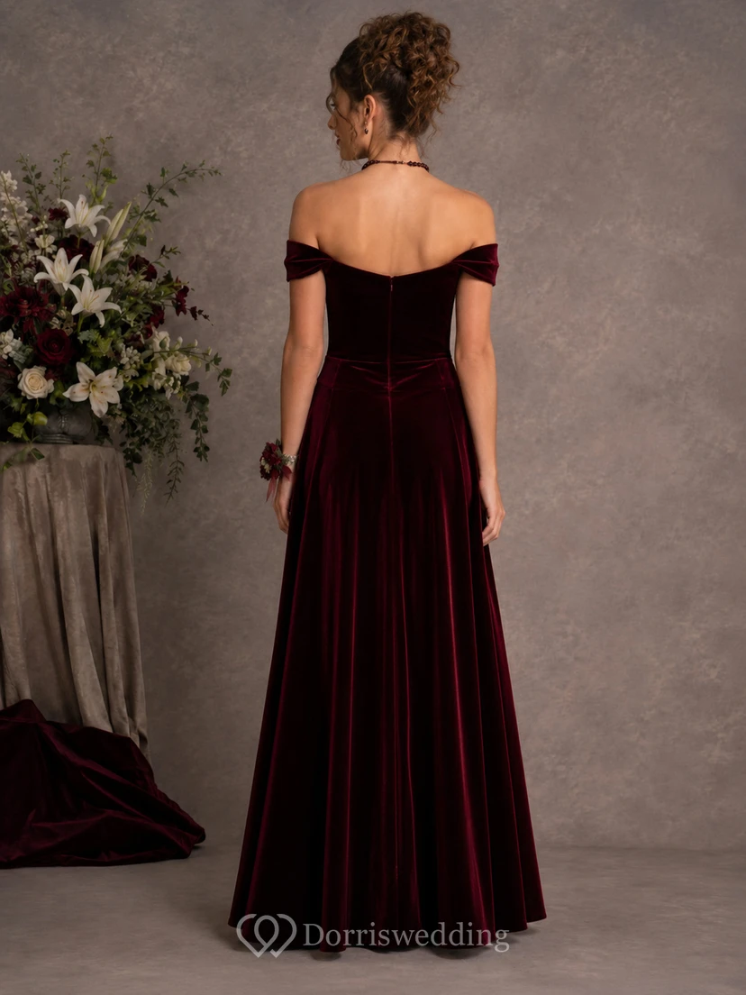 Robe de soirée trapèze à épaules dénudées, sans manches et drapée, longueur au sol view 2