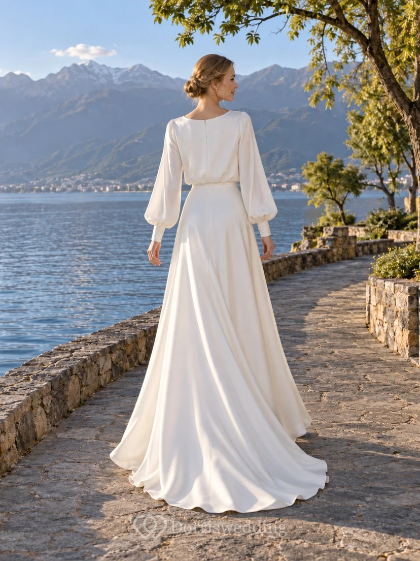 Vestido de novia sencillo y modesto de satén con mangas largas y cuello alto, corte en A view 2